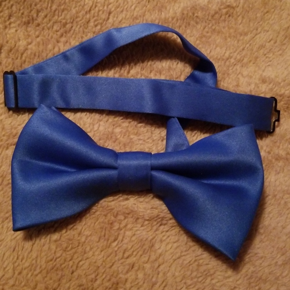 Bow tie